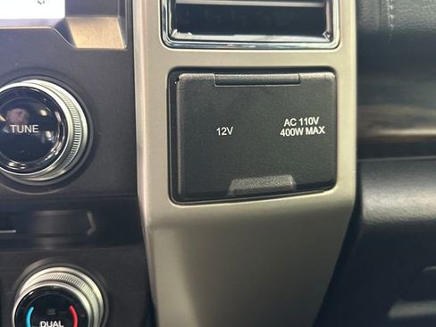 Used 2018 Ford F150 Lariat w/ Equipment Group 502A Luxury AWD/4WD image 35
