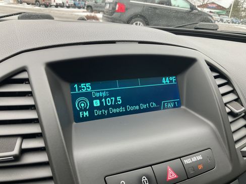 Used 2011 Buick Regal CXL Turbo image 26