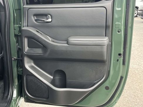 Used 2022 Nissan Frontier SV w/ Technology Package image 21