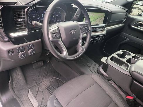 Used 2024 Chevrolet Silverado 1500 RST w/ Redline Edition AWD/4WD image 15