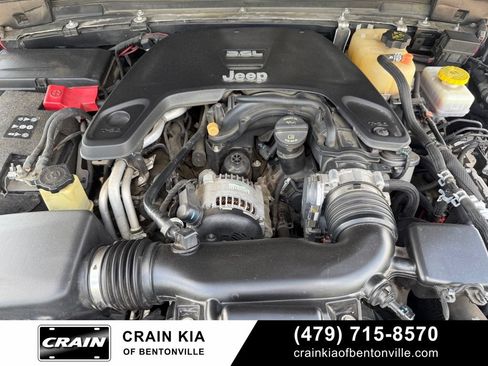 Used 2018 Jeep Wrangler Unlimited Sport AWD/4WD image 32