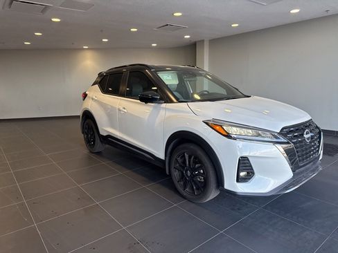 Used 2024 Nissan Kicks SR w/ SR Premium Package image 5