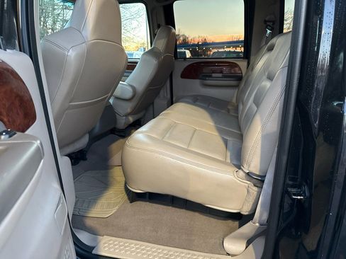 Used 2003 Ford F250 Lariat image 6