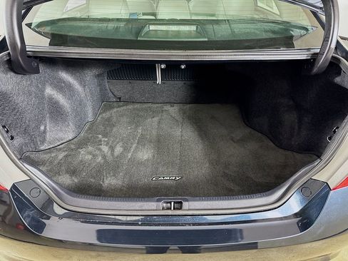 Used 2015 Toyota Camry XLE image 19