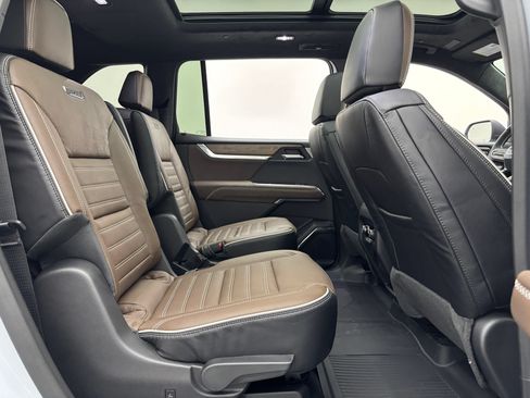 New 2027 GMC Acadia Denali Ultimate w/ LPO, Floor Liner Package AWD/4WD image 43