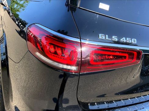 Used 2022 Mercedes-Benz GLS 450 4MATIC image 28
