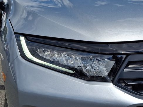 Used 2025 Honda Odyssey EX-L image 10