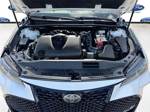 Used 2019 Toyota Avalon Touring FWD image 31