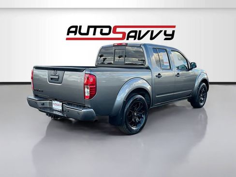 Used 2020 Nissan Frontier SV w/ Midnight Edition Floor Mats RWD image 7