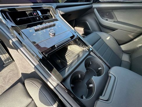 Used 2026 Porsche Panamera image 28