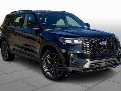 Used 2025 Ford Explorer ST-Line w/ ST-Line Street Pack image 3