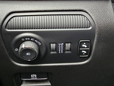 Used 2024 Jeep Wagoneer Series II AWD/4WD image 19