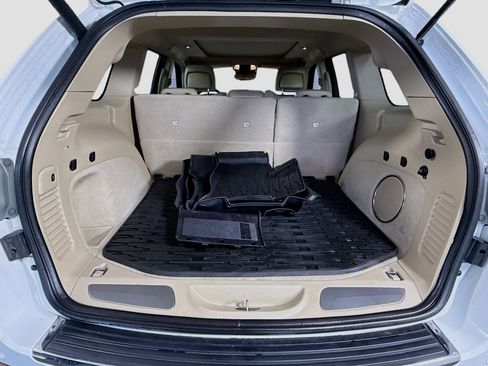 Used 2018 Jeep Grand Cherokee Overland image 35