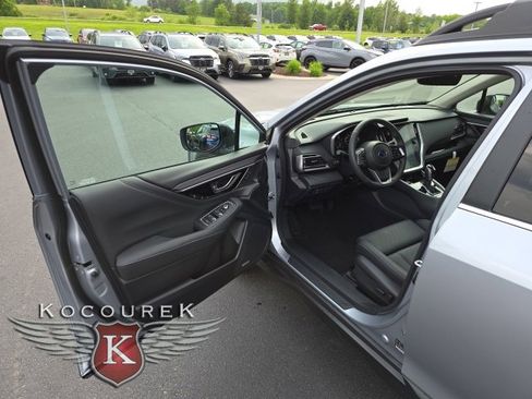 Used 2025 Subaru Outback Limited w/ Tech Package 3 image 9