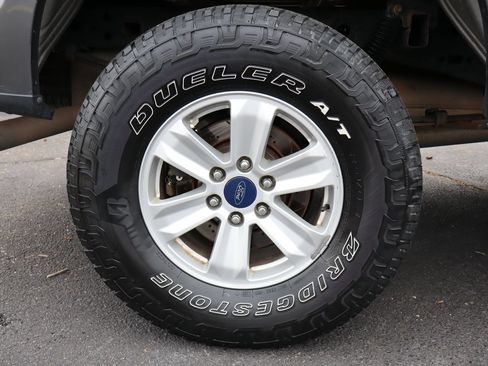 Used 2015 Ford F150 XL w/ Equipment Group 101A Mid AWD/4WD image 43