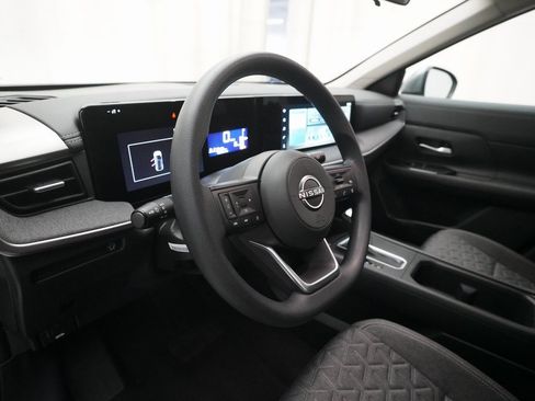 Certified 2025 Nissan Kicks SV image 8
