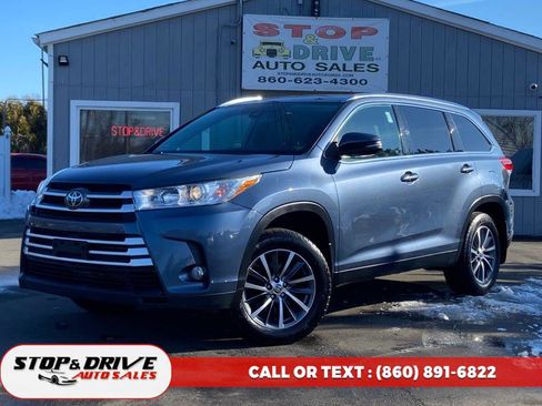 Used 2019 Toyota Highlander XLE image 1