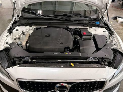 Certified 2021 Volvo V60 T5 Cross Country w/ Climate Package AWD/4WD image 12
