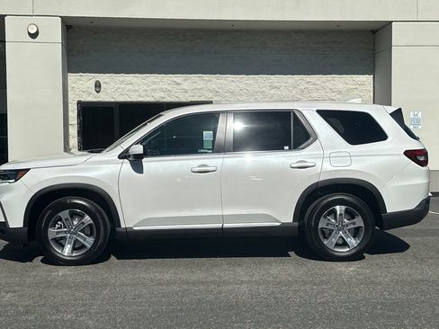 New 2025 Honda Pilot EX-L image 7