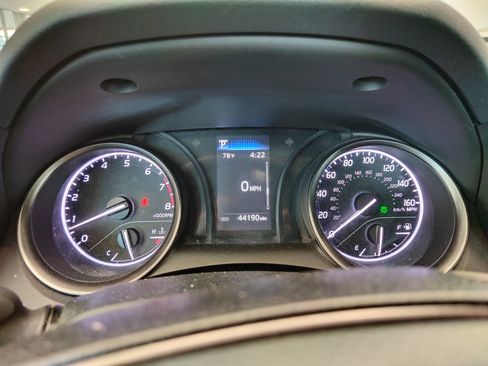 Used 2024 Toyota Camry SE image 14