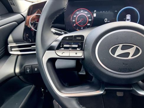 Used 2024 Hyundai Elantra SEL w/ Convenience Package image 22