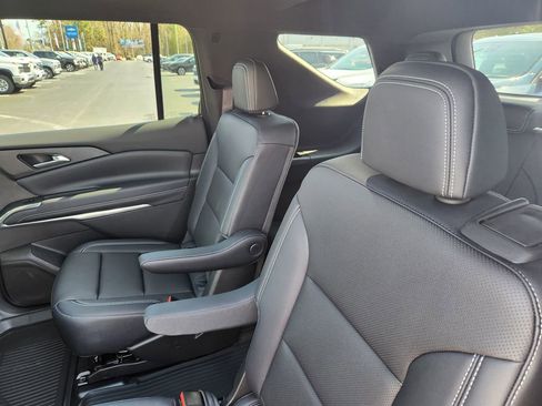 New 2026 Chevrolet Traverse LT w/ Sun and Wheel Package FWD image 12