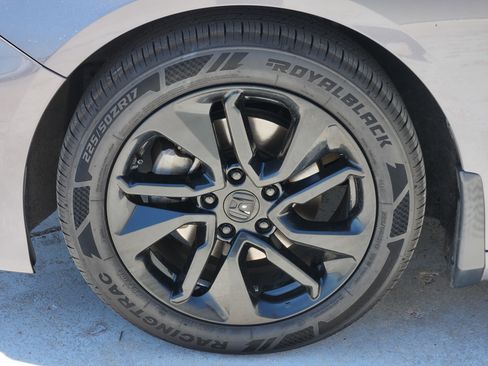 Used 2019 Honda Accord LX image 12