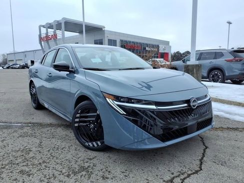 New 2026 Nissan Sentra SR image 1