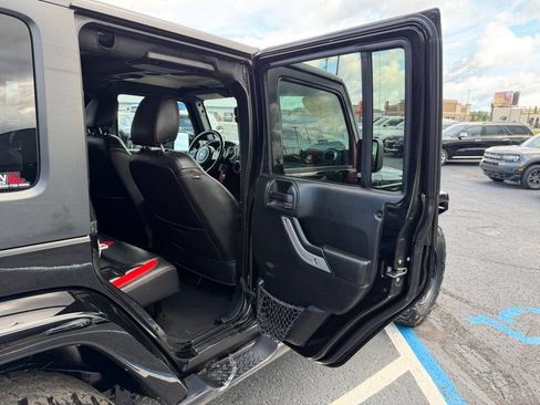 Used 2017 Jeep Wrangler Unlimited Sahara AWD/4WD image 42