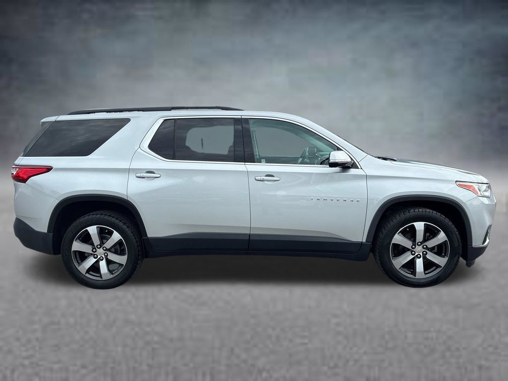 Used 2020 Chevrolet Traverse LT w/ LT Premium Package AWD/4WD image 7