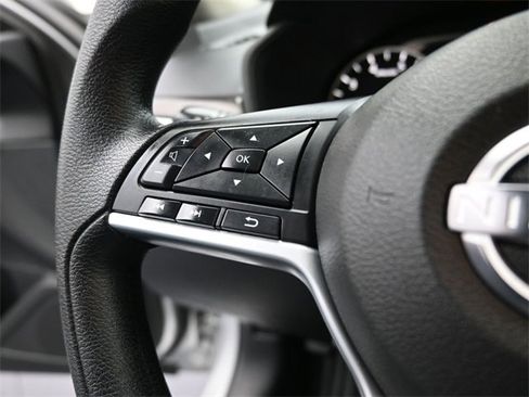 Used 2024 Nissan Altima 2.5 SV image 29