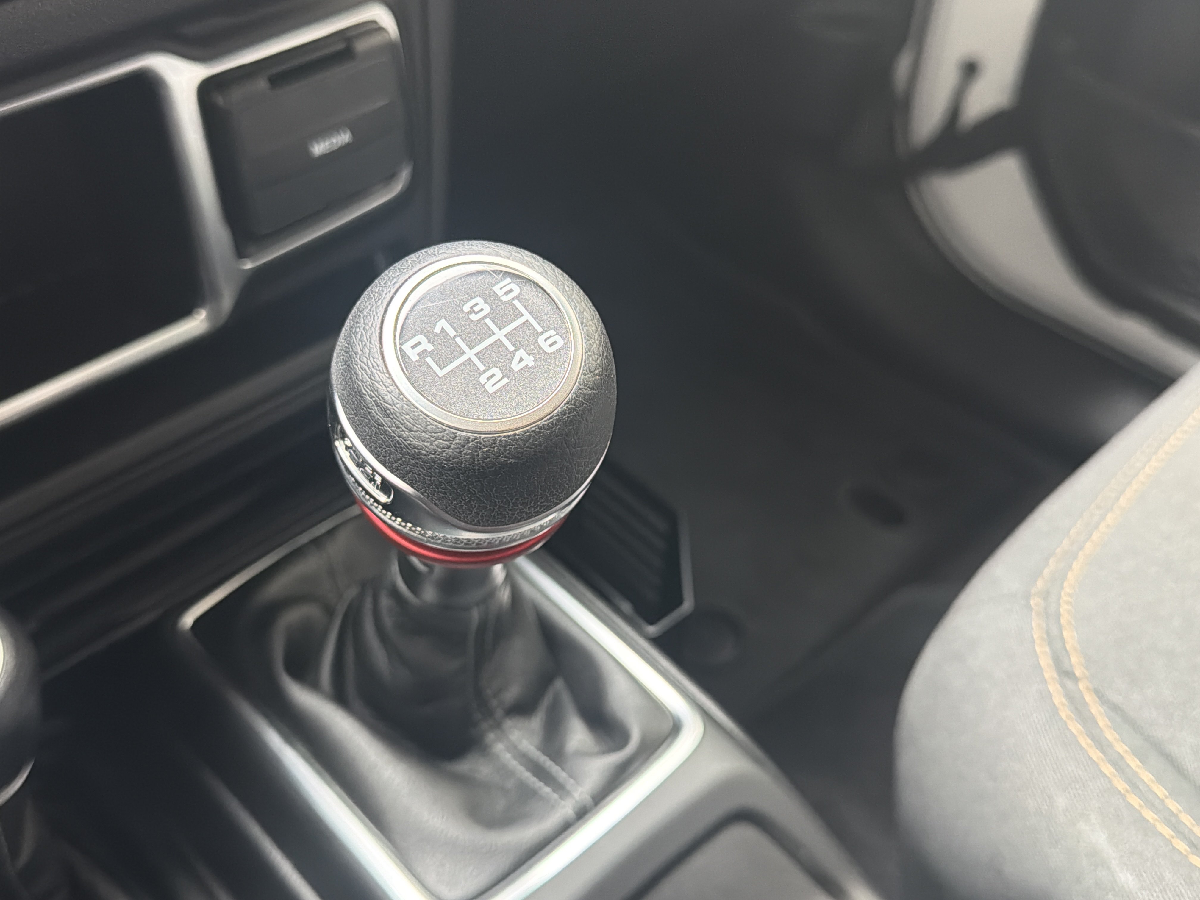 Used 2024 Jeep Wrangler Sport AWD/4WD image 16