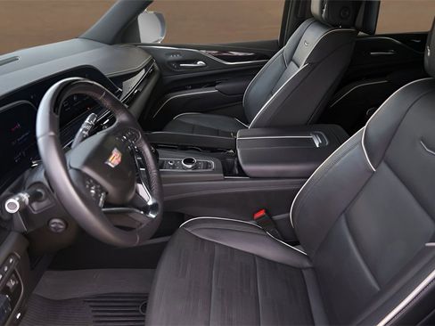 Used 2024 Cadillac Escalade ESV Sport w/ LPO, ONYX Package image 9