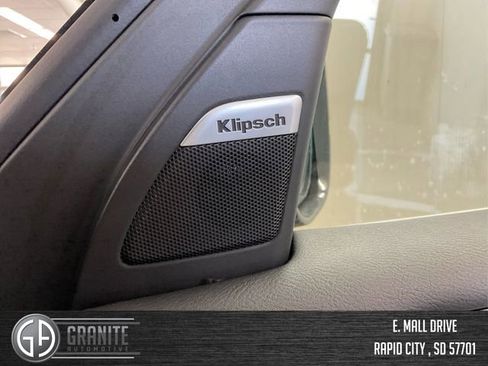 New 2025 Nissan Armada SL w/ Captain's Chari Seat Package image 27