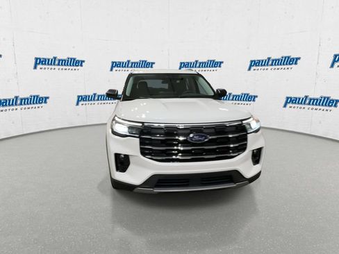 Used 2026 Ford Explorer Active w/ Active Comfort Package AWD/4WD image 3