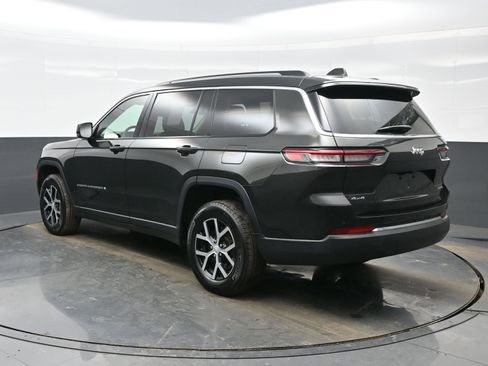 Used 2023 Jeep Grand Cherokee L Limited image 4