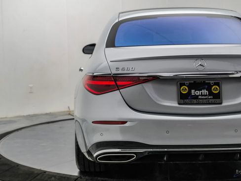 Used 2022 Mercedes-Benz S 580 4MATIC Sedan w/ AMG Line Package image 17