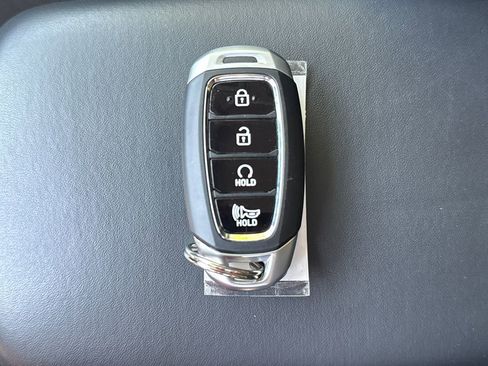 Used 2025 Hyundai Venue SEL FWD image 31
