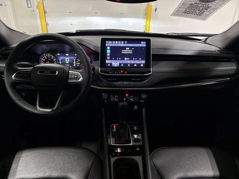 Used 2026 Jeep Compass Latitude AWD/4WD image 10