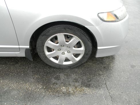 Used 2010 Honda Civic LX image 2