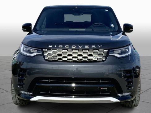 Used 2023 Land Rover Discovery Metropolitan Edition image 3