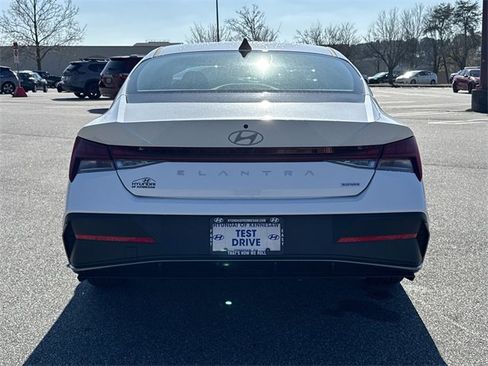 New 2026 Hyundai Elantra Blue image 6
