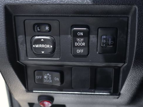 Used 2017 Toyota Tundra SR5 RWD image 17