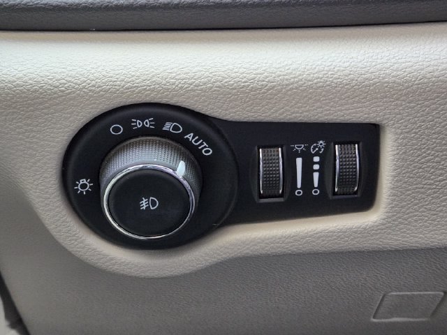 Certified 2024 Chrysler Pacifica Touring-L FWD image 21