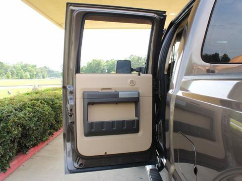 Used 2016 Ford F250 Lariat w/ Lariat Interior Package AWD/4WD image 29