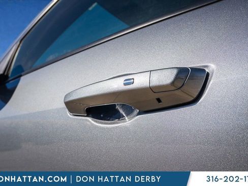 Used 2025 GMC Acadia Elevation image 39