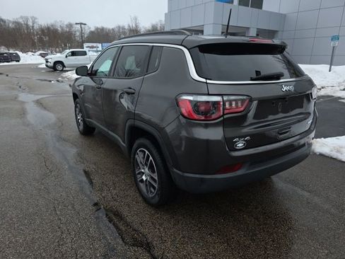 Used 2018 Jeep Compass Latitude image 2