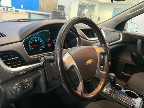 Used 2017 Chevrolet Traverse LT w/ Style and Technology Package AWD/4WD image 15