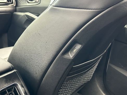 Used 2025 Kia Sorento S w/ Panoramic Sunroof Package image 38