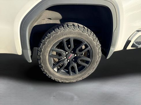 Used 2021 GMC Sierra 1500 Elevation w/ X31 Off-Road Package AWD/4WD image 18